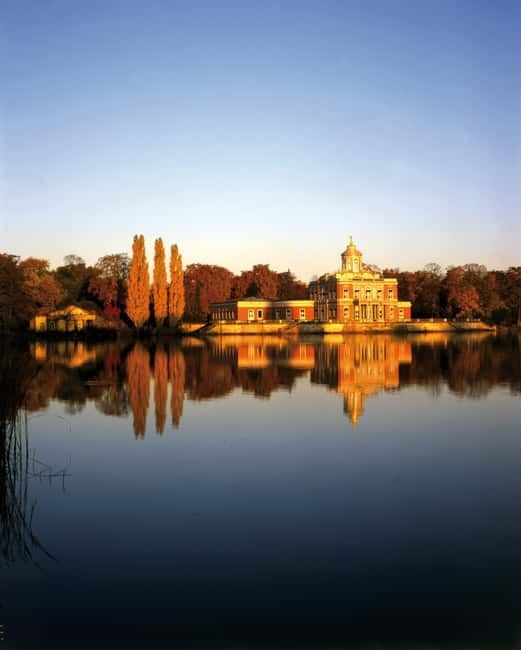Potsdam: 5-Hour-Tour "Parks & Palaces" from Berlin by VW-Bus - From Berlin to Babelsberg and the Glienicke Bridge