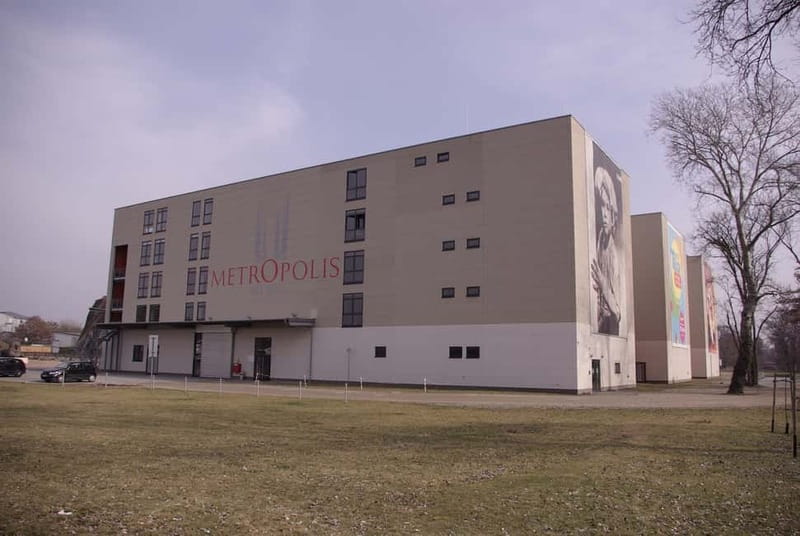Potsdam-Babelsberg: 5-Hour-Tour "Film-History" by VW-Bus - From Berlin’s old film quarter to Potsdamer Platz