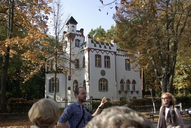 Potsdam-Babelsberg: 5-Hour-Tour "Film-History" by VW-Bus - Who should book this tour?