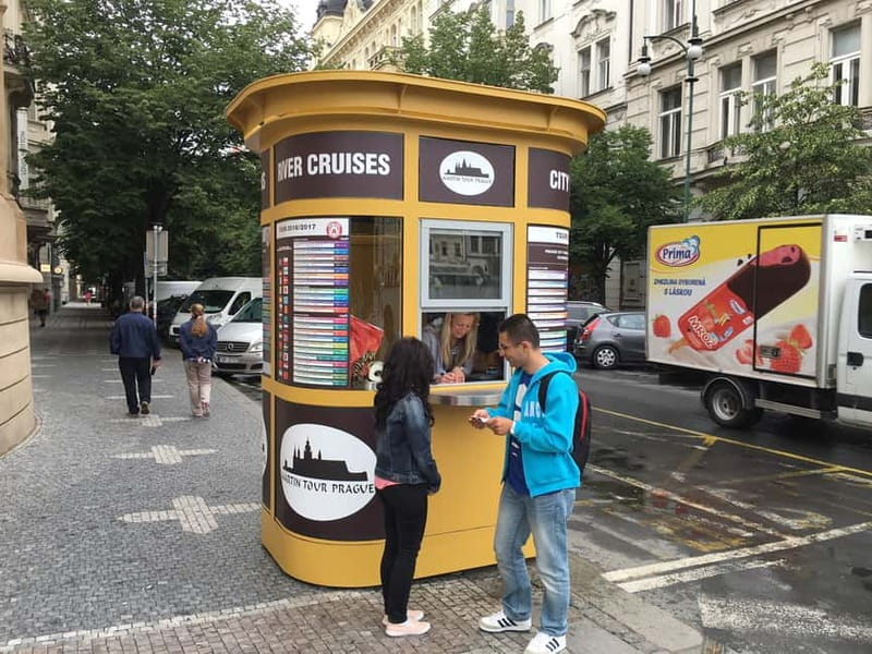 Prague: Bus and Boat Tour - Key points to know