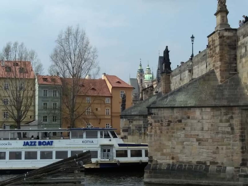 Prague: Bus and Boat Tour - The Prague Castle walk, if you select it