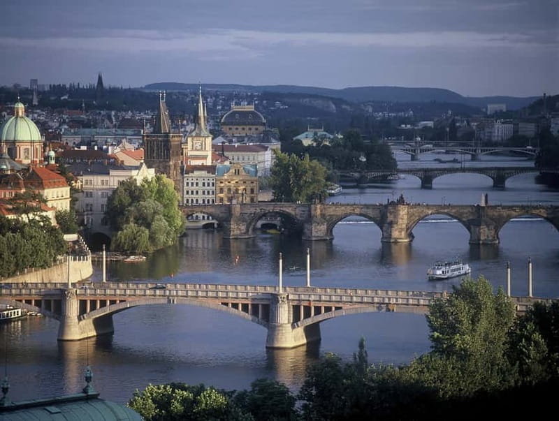Prague: Bus and Boat Tour - Riding through Old Town and New Town