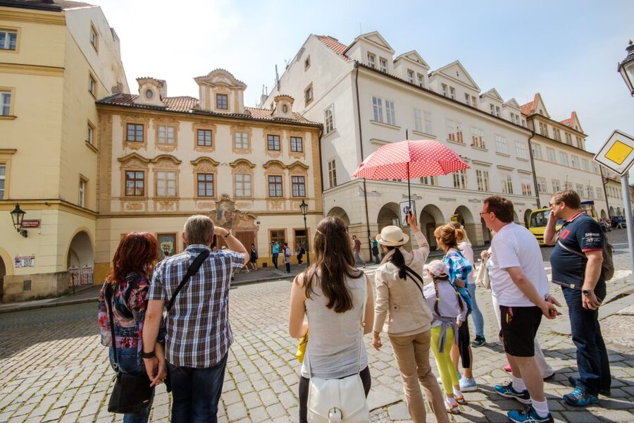 Prague: Guided Bus & Walking Tour with River Cruise & Lunch - Charles Bridge, Rudolfinum, and the Old Town walk