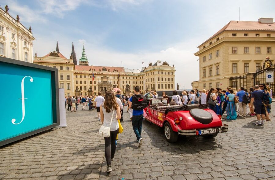 Prague: Guided Bus & Walking Tour with River Cruise & Lunch - Should you book this tour?
