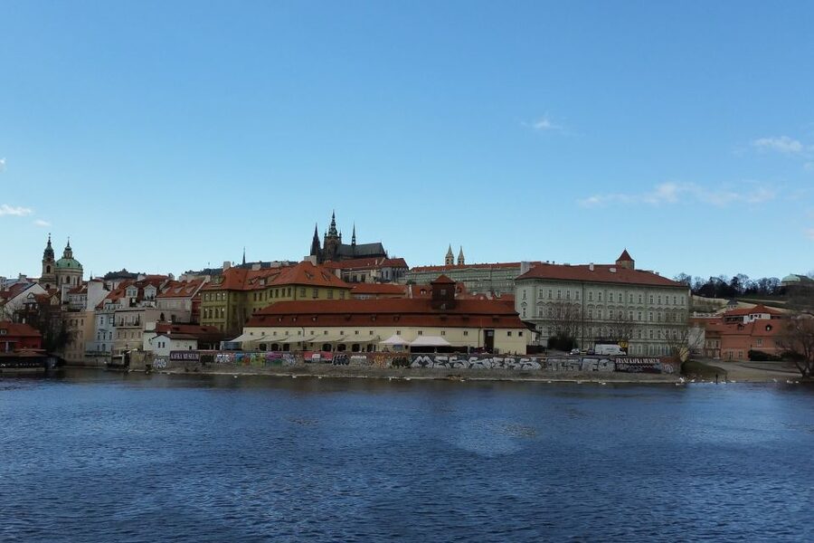 Prague: Historic City Center Bus Tour with Top Sights - What this Prague bus tour really gives you