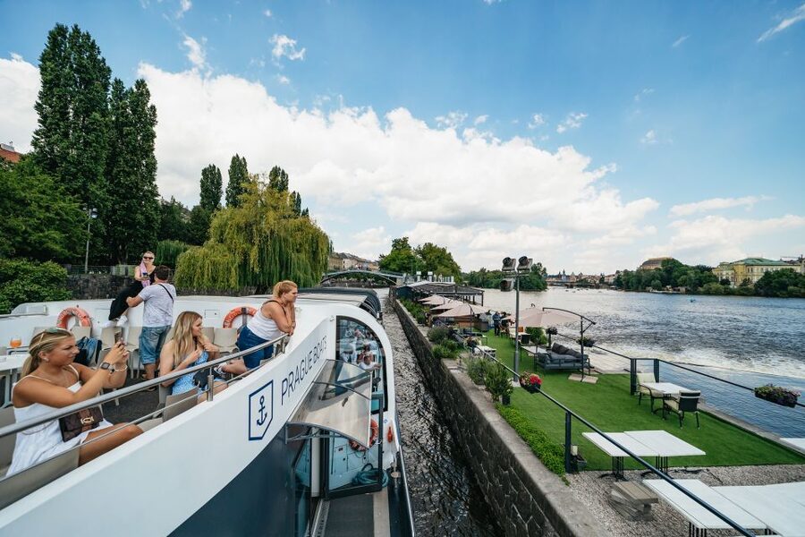 Prague: Vltava River Lunch Cruise in an Open-Top Glass Boat - Charles Bridge and Kampa Island from below
