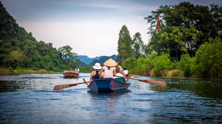 Private Car/Bus Renting Hanoi - Ninh Binh - Halong - Sapa... - Climbing the 500 steps at Mua Cave