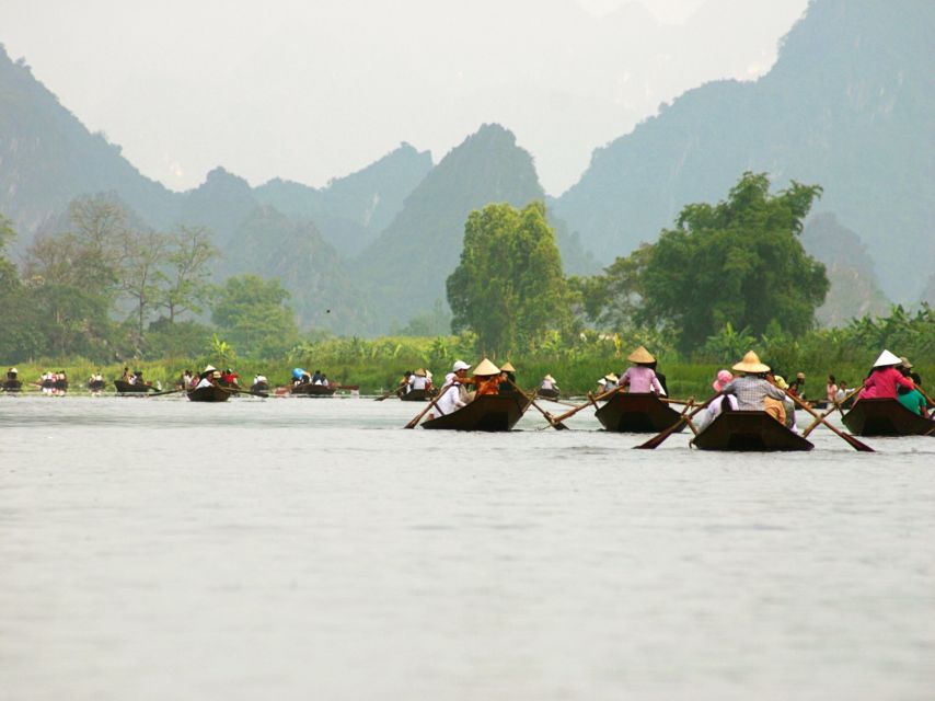 Private Car/Bus Renting Hanoi - Ninh Binh - Halong - Sapa... - A private ride that makes the distance easier