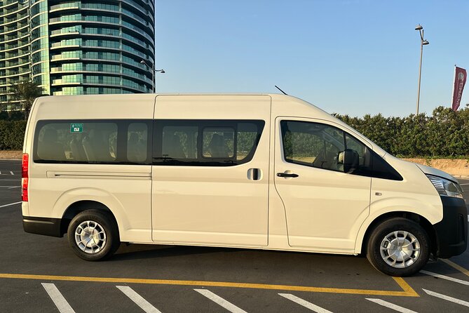 Private Mini Bus Rental With Driver In Dubai - Vehicle size and group comfort