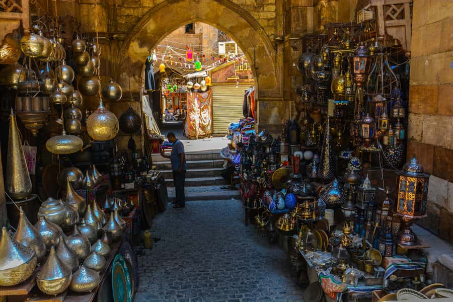 Private Overnight Tour to Cairo from Hurghada by Bus - The long road from Hurghada