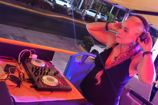 Private Party Bus Loop in Cancun - What $1,012 means for your group