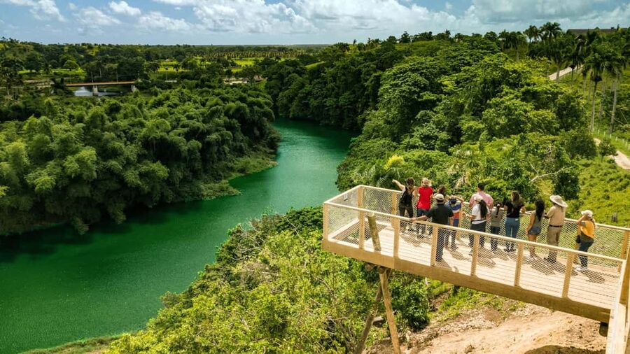 Punta Cana: Xploration Animal Park Bus Tour with Encounters - A family day in the hills of Nisibon