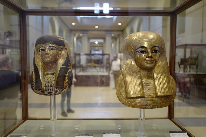 Pyramids Of Giza And Egyptian Museum Tour By Bus From Hurghada - Guide service and group pace