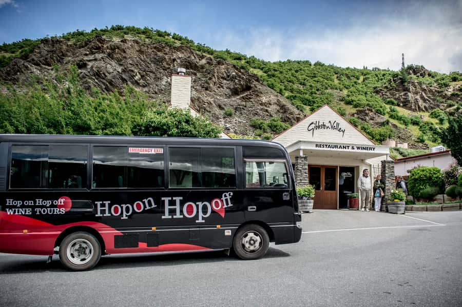 Queenstown & Gibbston Valley: Hop-On Hop-Off Wine Tours - Building your day from Queenstown to Gibbston Valley