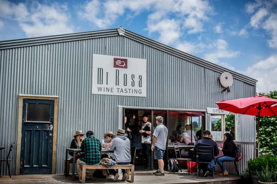 Queenstown & Gibbston Valley: Hop-On Hop-Off Wine Tours - Arrowtown: the best break from cellar doors