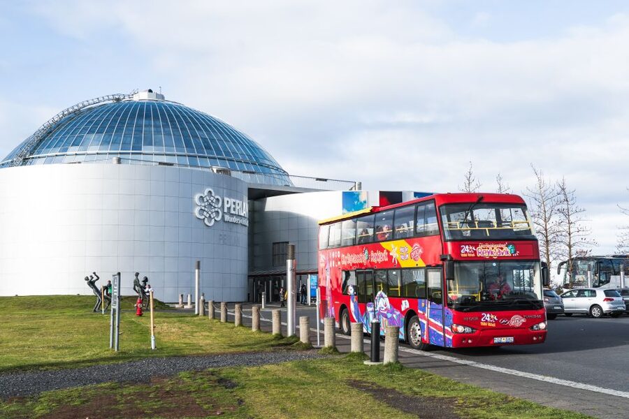 Reykjavík: Hop-On Hop-Off Bus and Perlan Museum Entry Ticket - Stop 1 for Harpa, the Harbor, and the Old Town