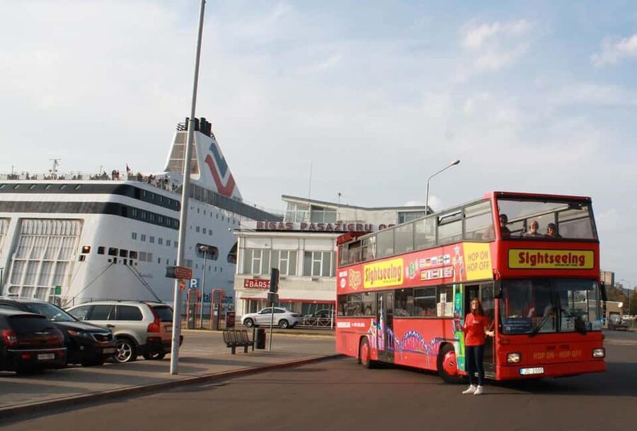 Riga: Red Bus Hop-On Hop-off Sightseeing Grand Tour - How the hop-on, hop-off system really works