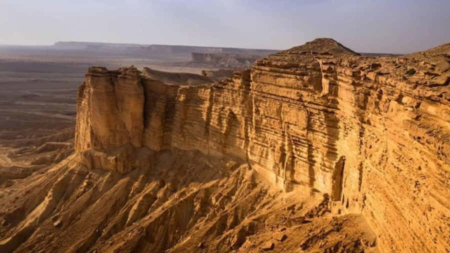 Riyadh Edge of The World and Bat Cave Visit by Bus - Booking details worth knowing