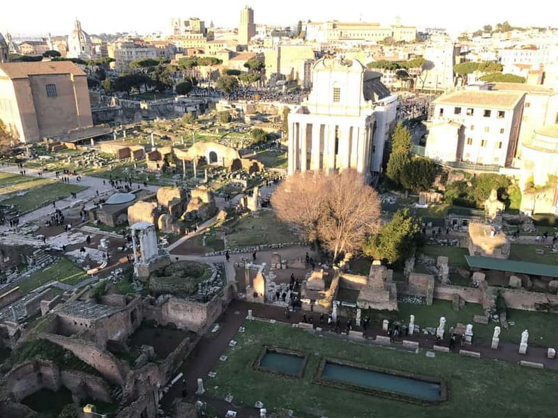 Rome: Colosseum, Forum Audio Tour with Hop-on Hop-off Bus - Audio guides and the independent pace
