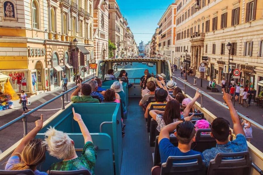 Rome: Colosseum, Roman Forum, Palatine Hill & Hop-on Hop-off - Walking through the Roman Forum