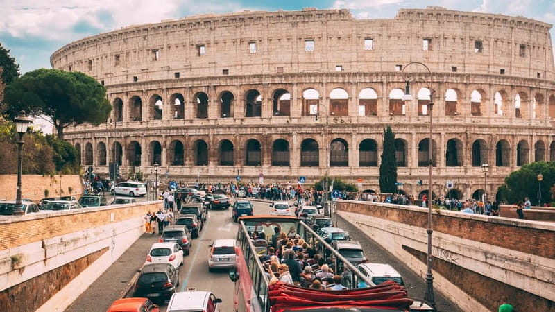 Rome: Hop-on Hop-off Bus and Colosseum, Ancient Rome Tour - Audio guide or live guide?