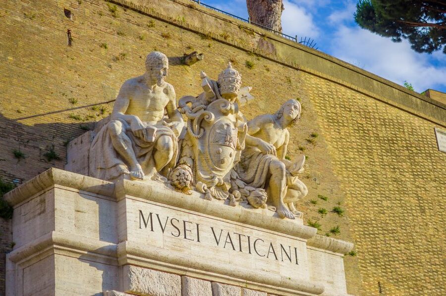 Rome: Hop-on Hop-off Bus & Vatican Museums Ticket - The Colosseum, Circo Massimo, and imperial Rome