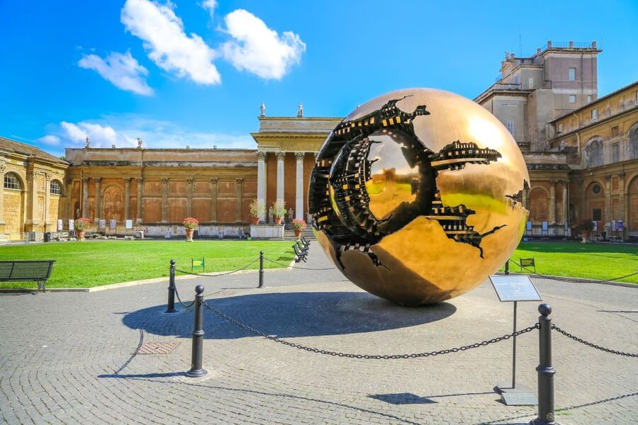 Rome: Hop-on Hop-off Bus & Vatican Museums Ticket - Trevi Fountain and a pause at Piazza Barberini