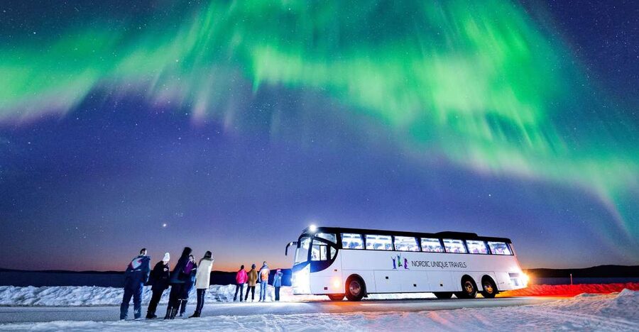 Rovaniemi: Hunting Northern Lights Bus Tour - What happens at the meeting point