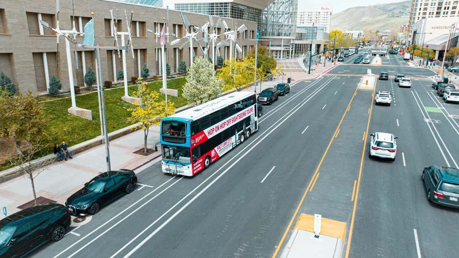 Salt Lake City: Hop-On Hop-Off Bus Tour - The Utah State Capitol and the best photo stop
