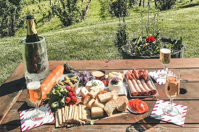 Salt Spring Island "Artisan Trail" Hop On Hop Off Tour! - A six-hour route through Salt Spring Island’s food scene
