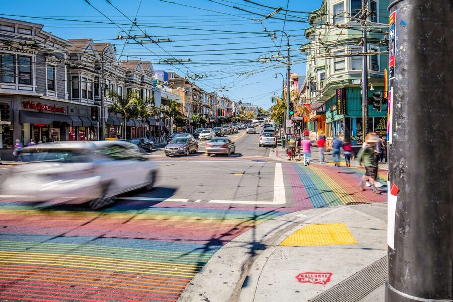 San Francisco: City Sightseeing Tour on Hippie Bus - Riding the route through San Francisco