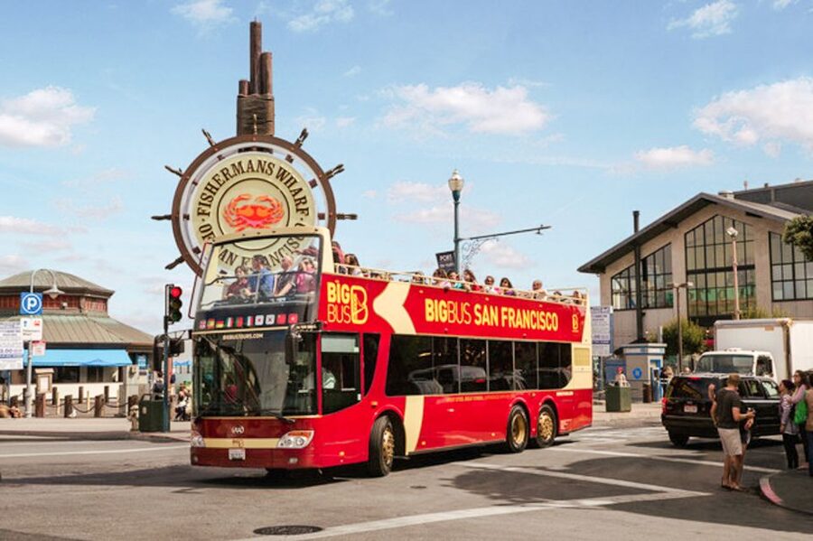 San Francisco: Hop-On Hop-Off Sightseeing Tour with 17 Stops - Why this bus works well in San Francisco