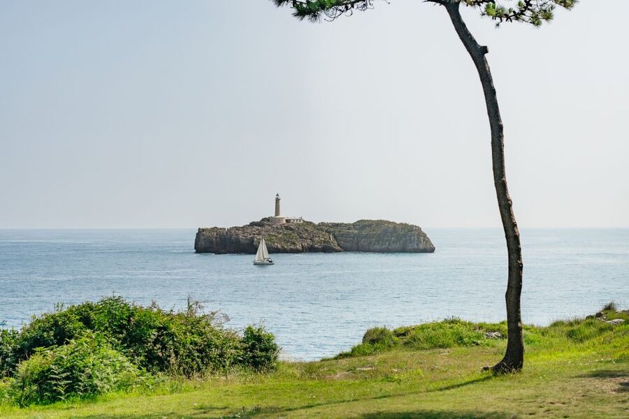 Santander: City Sightseeing Hop-On Hop-Off Bus Tour & Train - Parque de las Llamas, the ferry terminal, and the cathedral