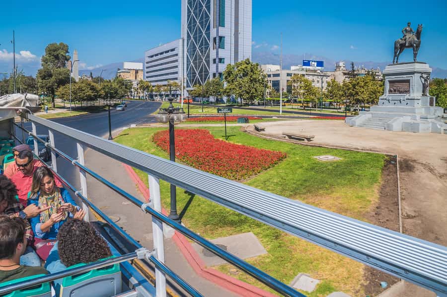 Santiago: 1-Day Hop-On Hop-Off Bus and Cable Car Ticket - Stop 6: La Moneda Palace and Chilean government