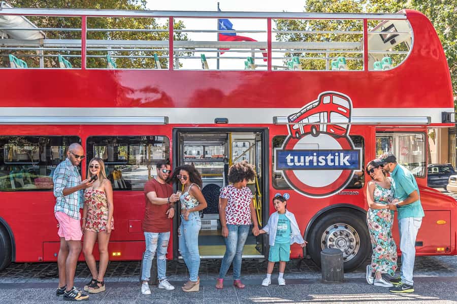 Santiago: Hop-on Hop-off Bus Day Ticket with Audio Guide - Why this bus works well on a first day in Santiago