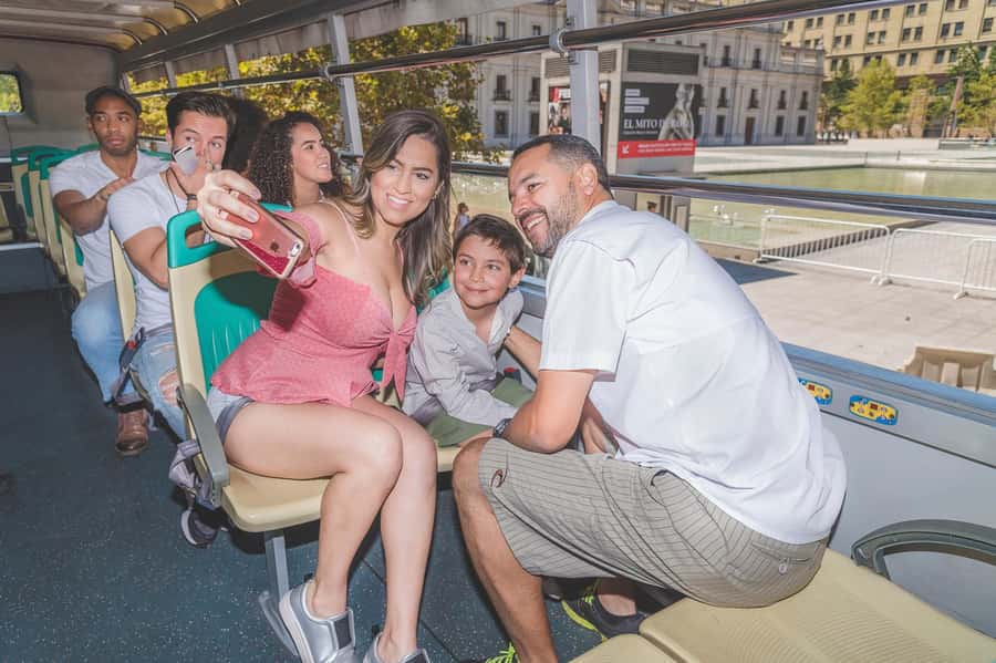Santiago: Hop-on Hop-off Bus Day Ticket with Audio Guide - Cerro San Cristóbal by cable car and funicular