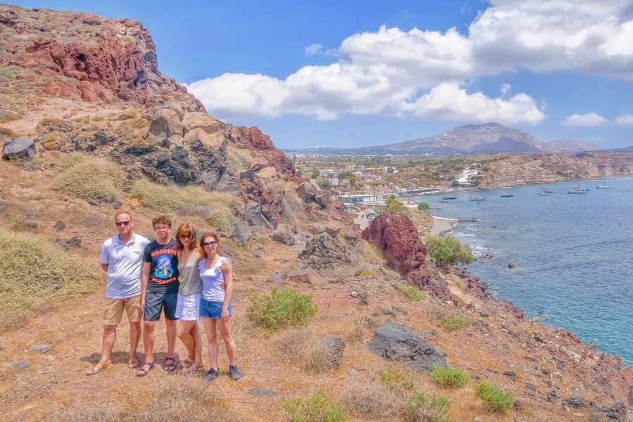 Santorini: Traditional Sightseeing Bus Tour with Oia Sunset - Why this 10-hour route works for a first visit