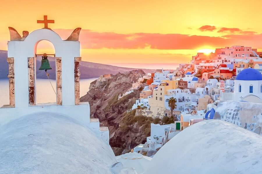 Santorini: Traditional Sightseeing Bus Tour with Oia Sunset - Emporio and the quieter side of Santorini