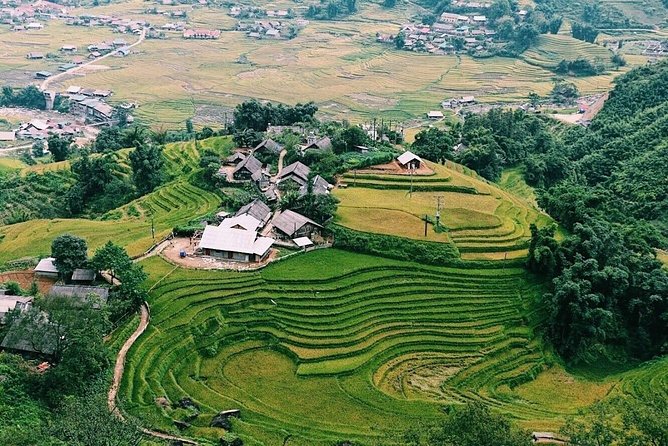 Sapa 2 Days 1 Night Tour From Hanoi By Bus (Hotel Overnight) - The Muong Hoa Valley walk on day two