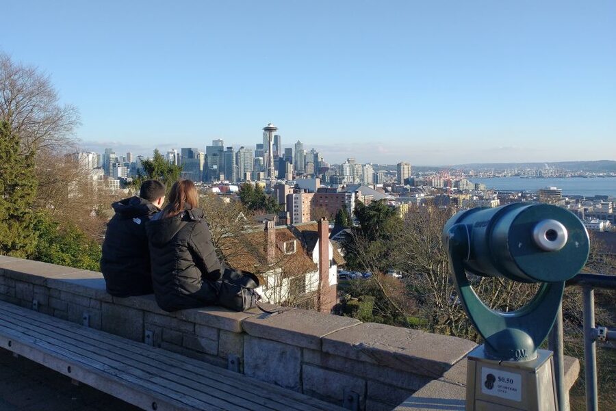 Seattle: Sightseeing Bus Tour with the Ballard Locks - Kerry Park for the classic Seattle view