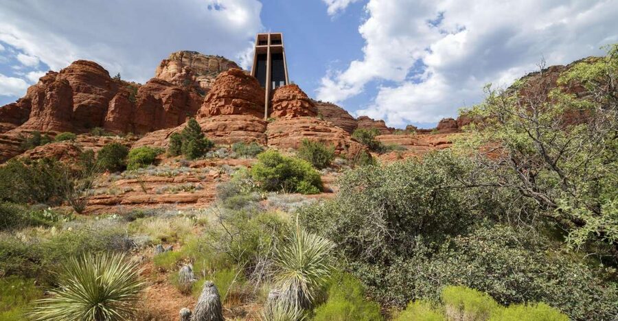 Sedona Mini Coach Tour - A drive through both sides of town