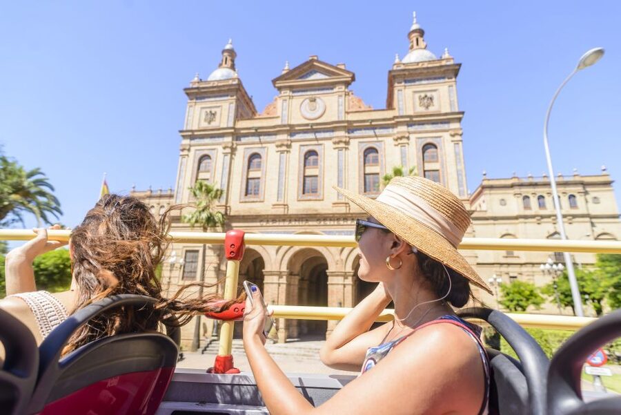 Seville: City Sightseeing Hop-On Hop-Off Bus Tour - Stop 1: Paseo de Colón and the riverfront