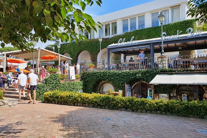 Shared CAPRI Tour - 360° experience by Bus, Boat & Guide - Choosing between Monte Solaro and Villa San Michele