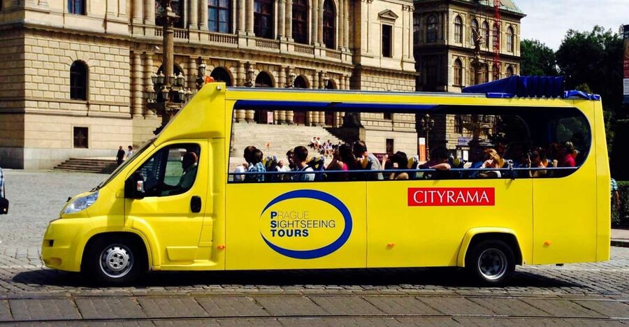Short city tour by bus - 1 hour - How I would fit it into a Prague visit