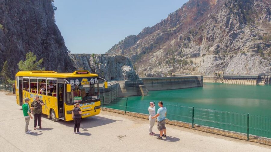 Side: Cabrio Bus and Boat Day Trip at the Green Lake - The mosque and a look at local religious life