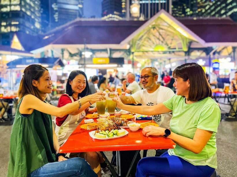 Singapore: Big Bus Night Tour by Open-Top Bus & Live Guide - Why this night tour works so well in Singapore