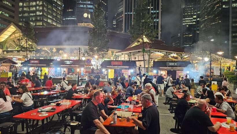 Singapore: Big Bus Night Tour by Open-Top Bus & Live Guide - Should you book it?