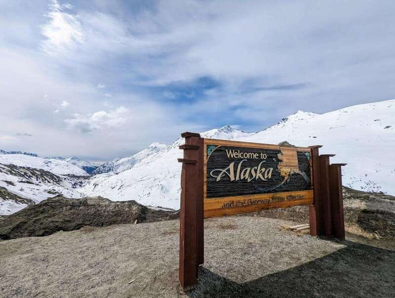 Skagway: Klondike Highway & Yukon Bus Tour with Husky Kennel - Key points to know before you book