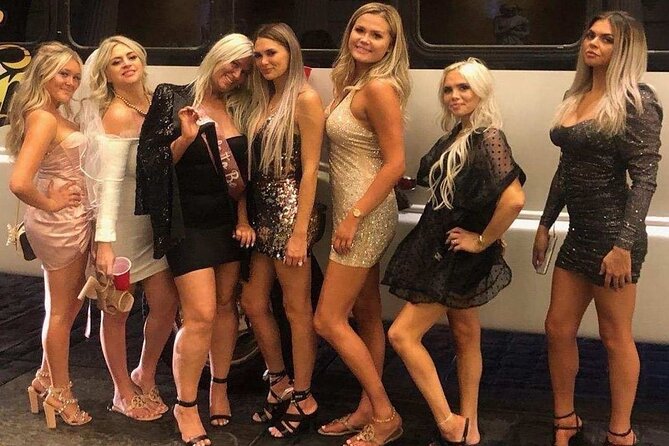 Skip-the-Line at Vegas Clubs with a Party Bus! - The hosts can shape the whole evening