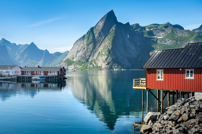 Special Summer Cruise Bus Tour of Lofoten - Hamnøy brings the classic Lofoten view